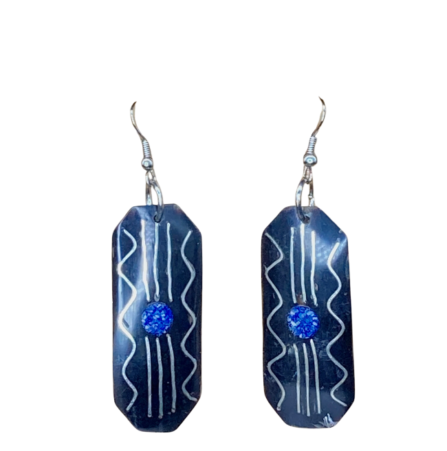 Natural horn earrings with silver inlay